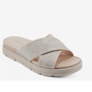 Easy Spirit Stacy platform sandal natural beige rhinestone embellishment 7.5